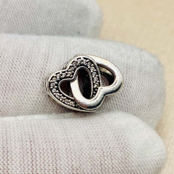 EUC Pandora 791880CZ Sterling Silver Entwined Love Hearts Charm w/ Clear CZ’s - Picture 5 of 7